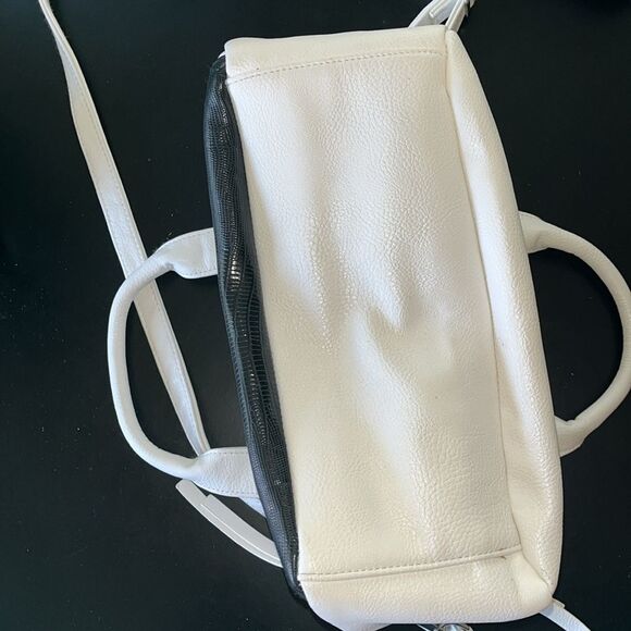 New With Tags Linea Pelle White Payton Satchel Shoulder Bag Sleek Design - Picture 7 of 8